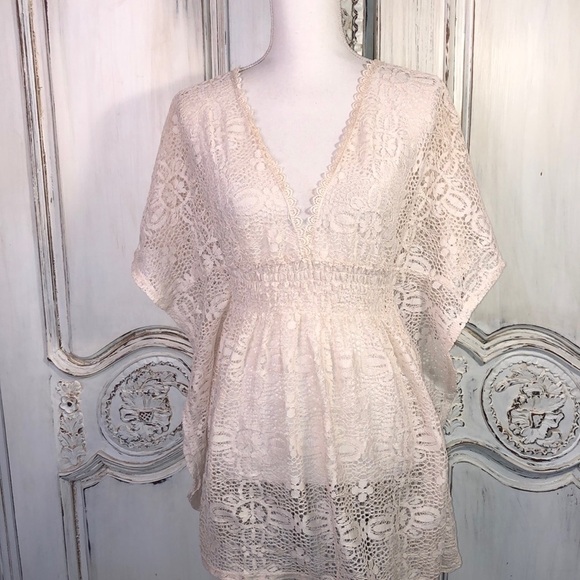 Xhilaration Cream Lace V Neck Smocked Waist Tie Back Batwing Top Size Small - Picture 1 of 11